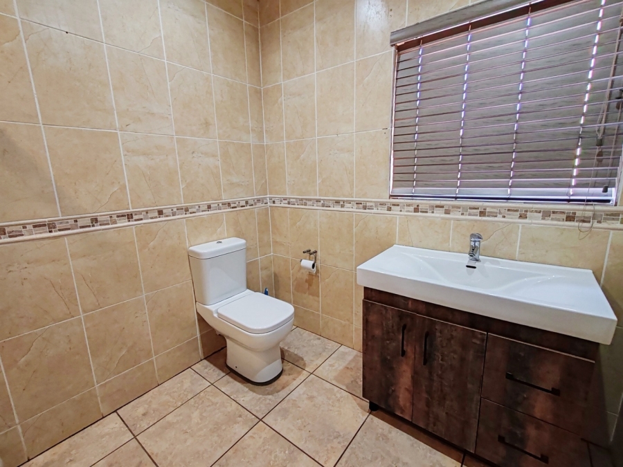 4 Bedroom Property for Sale in Grimbeeck Park North West